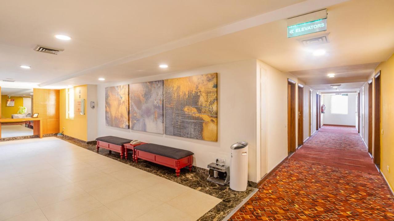 Ibis Gurgaon Golf Course Road - An Accor Brand Hotel Kültér fotó