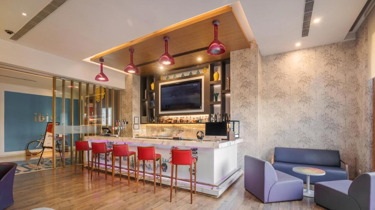 Ibis Gurgaon Golf Course Road - An Accor Brand Hotel Kültér fotó