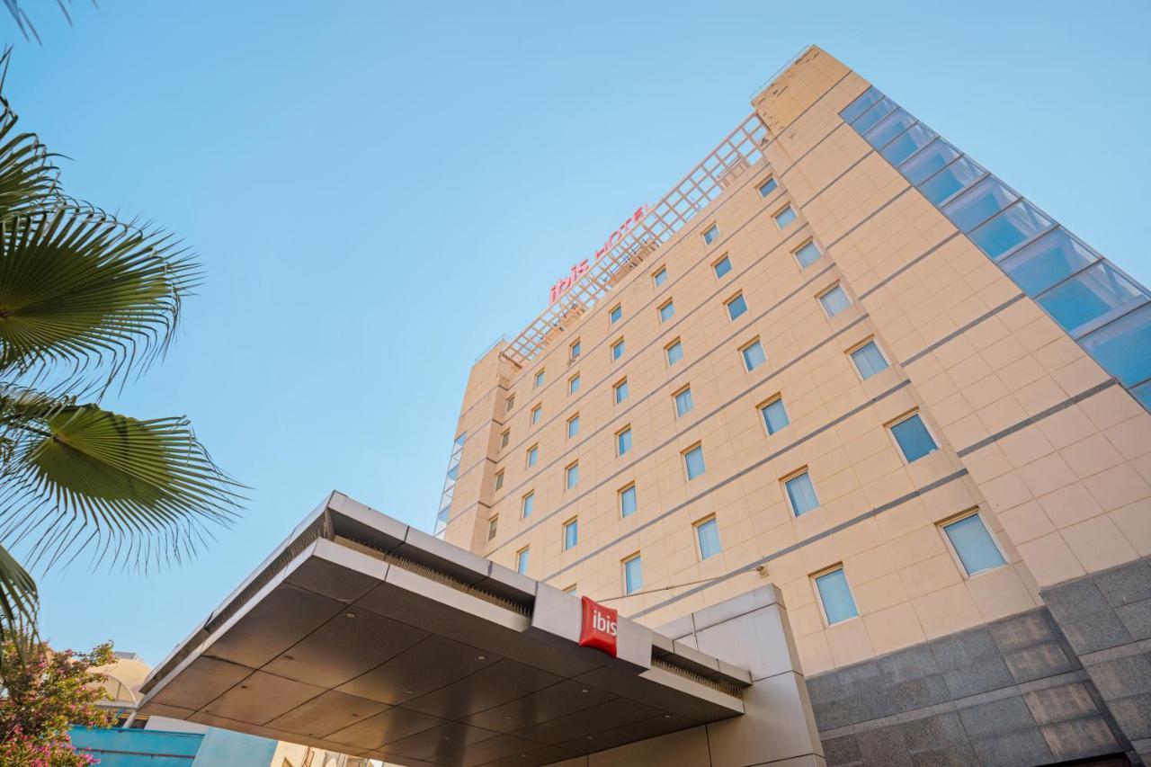 Ibis Gurgaon Golf Course Road - An Accor Brand Hotel Kültér fotó