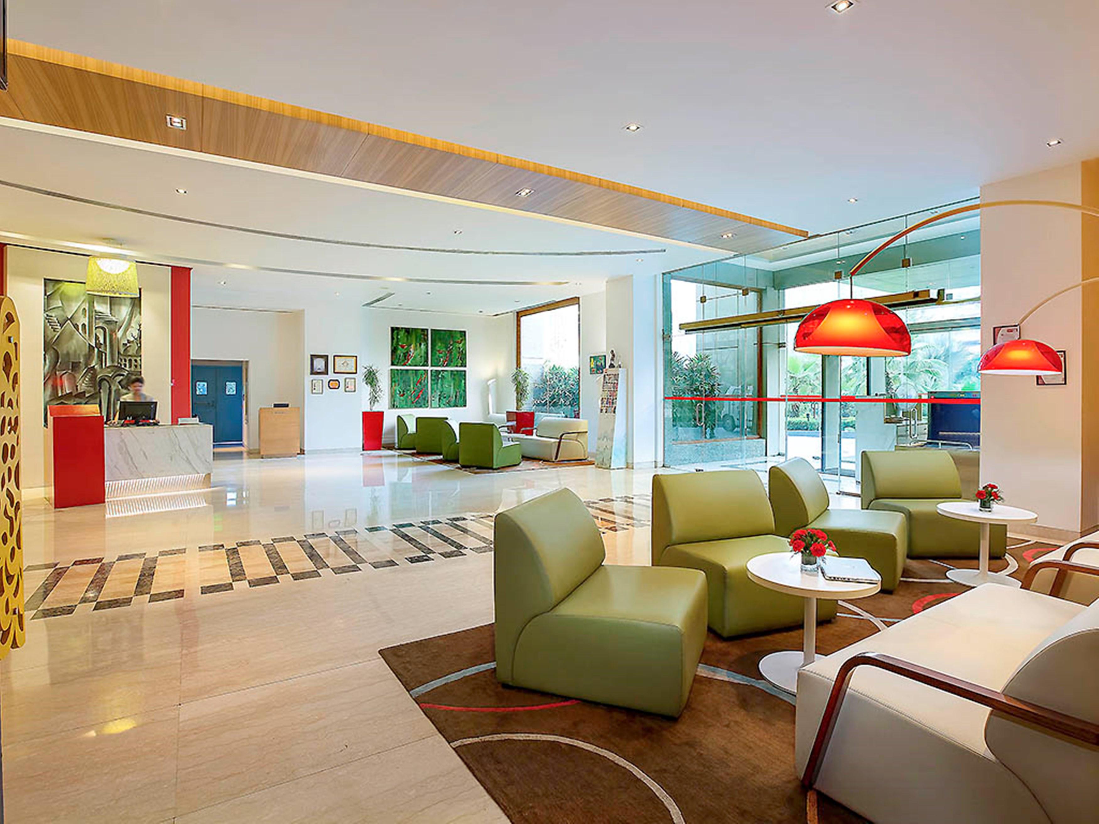 Ibis Gurgaon Golf Course Road - An Accor Brand Hotel Kültér fotó