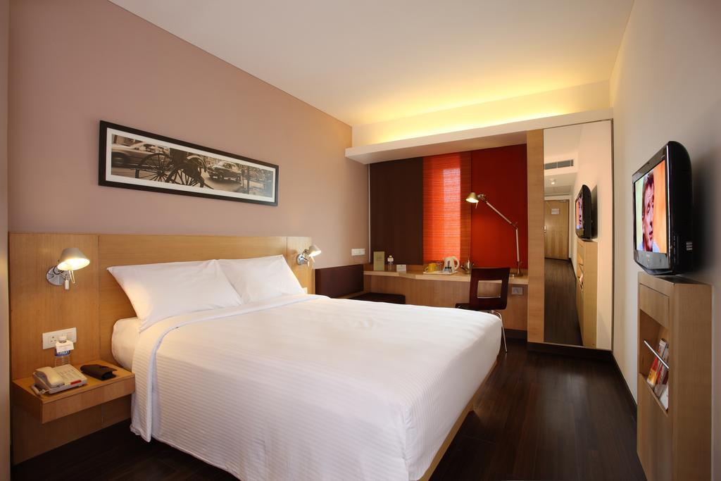 Ibis Gurgaon Golf Course Road - An Accor Brand Hotel Kültér fotó